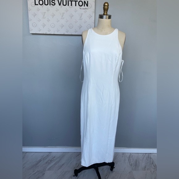 Dresses & Skirts - Fame and partners dress- white slip on